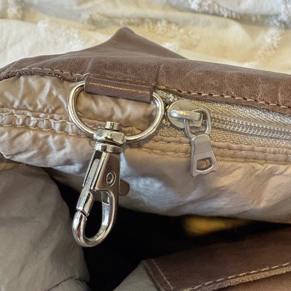 M0851 Brown Leather Tote Bag - Picture 12 of 13